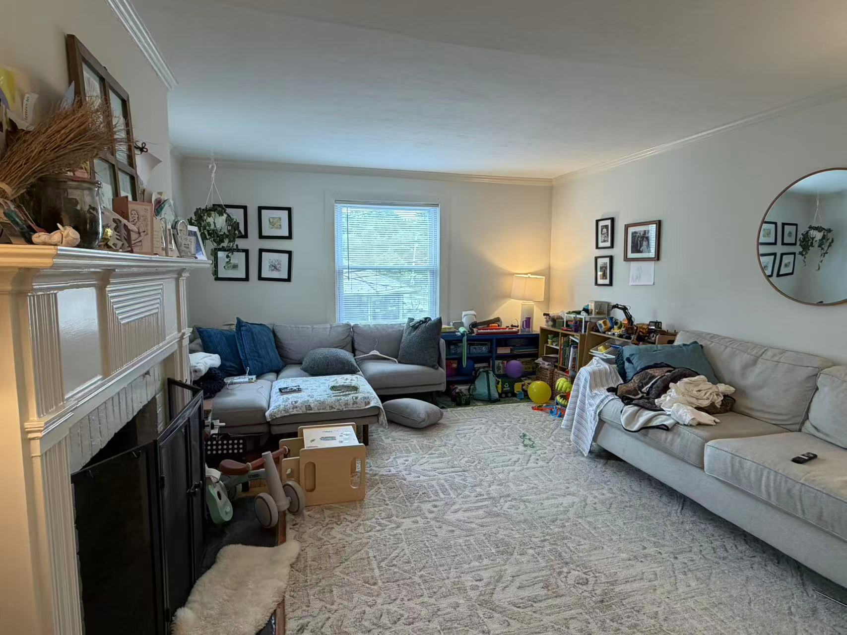 Building Photo - 10 Willow St
