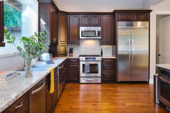 Building Photo - 5700 Alhambra Valley Rd