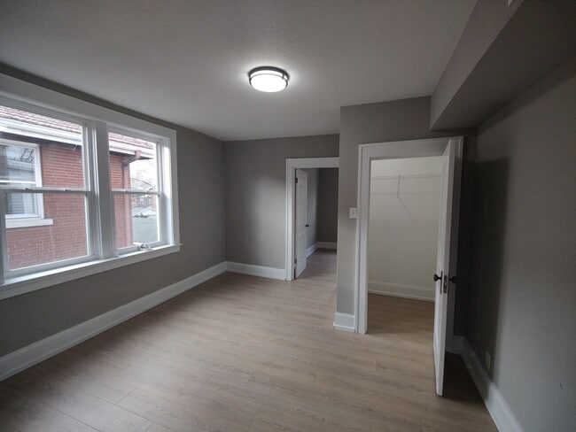 Building Photo - Modern Rehab in Prime Richmond Heights Location | New Appliances + W/D