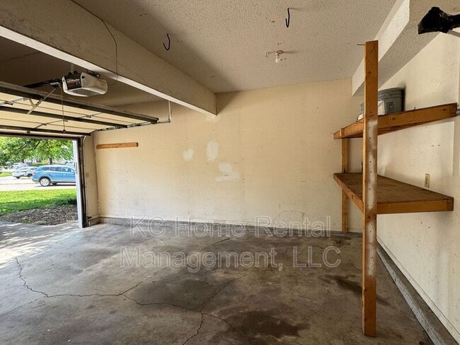 Building Photo - 1384 N Ridge Pkwy