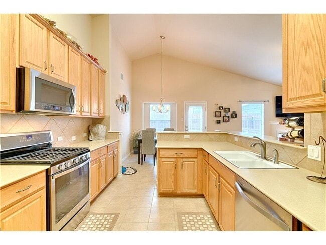 Building Photo - 3321 Tavistock Dr