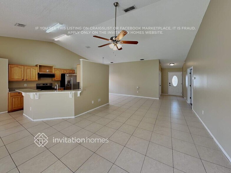 Building Photo - 12513 Belrose Ave