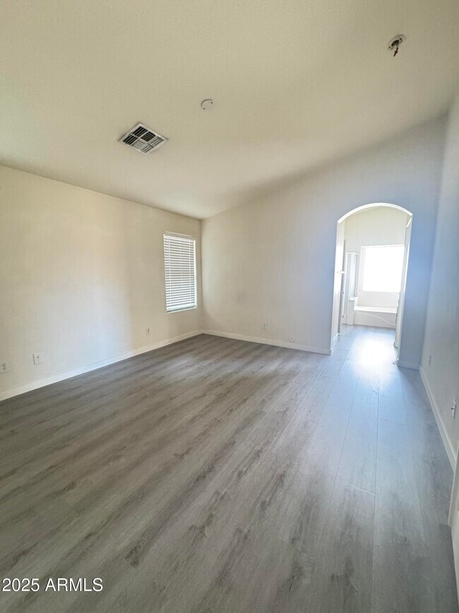 Building Photo - 4810 W Ardmore Rd