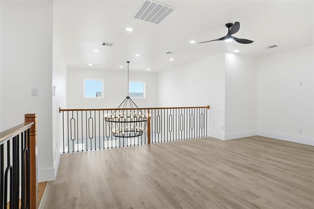 Building Photo - 125 Palm Ln