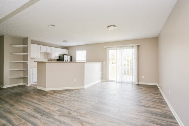 Building Photo - 6323 Pritchard Dr