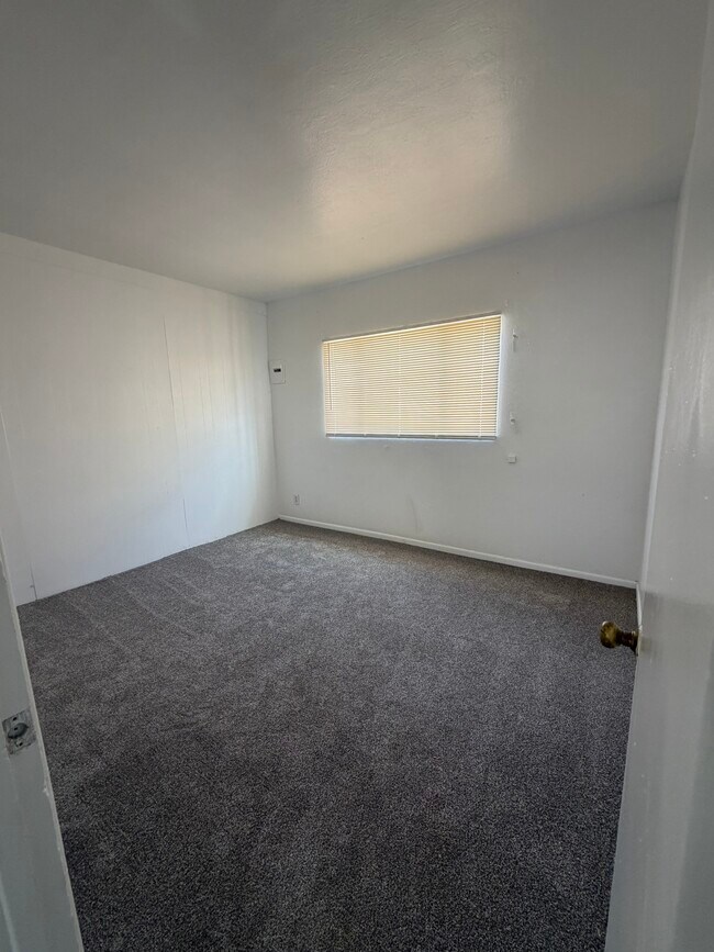 Building Photo - 1510 Amherst Dr SE