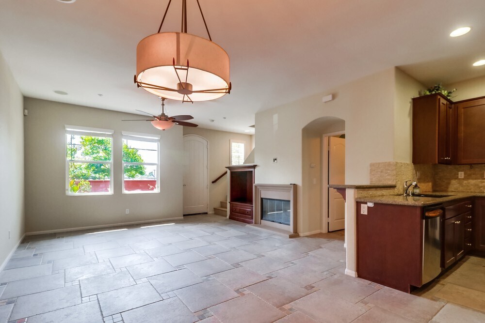Building Photo - 2174 Desert Hare Ct