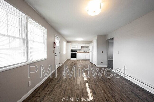 Building Photo - 140 Maple Park Dr