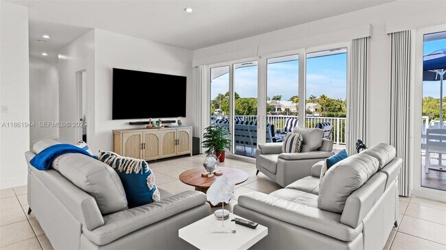 Building Photo - 7760 Aviation Blvd