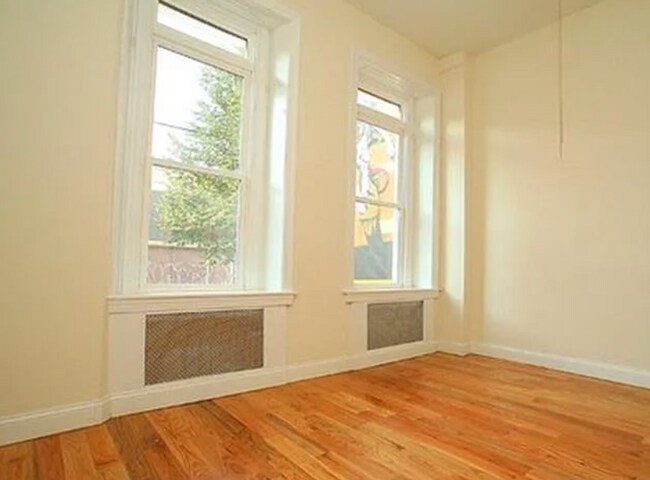 Building Photo - 2808 W Girard Ave