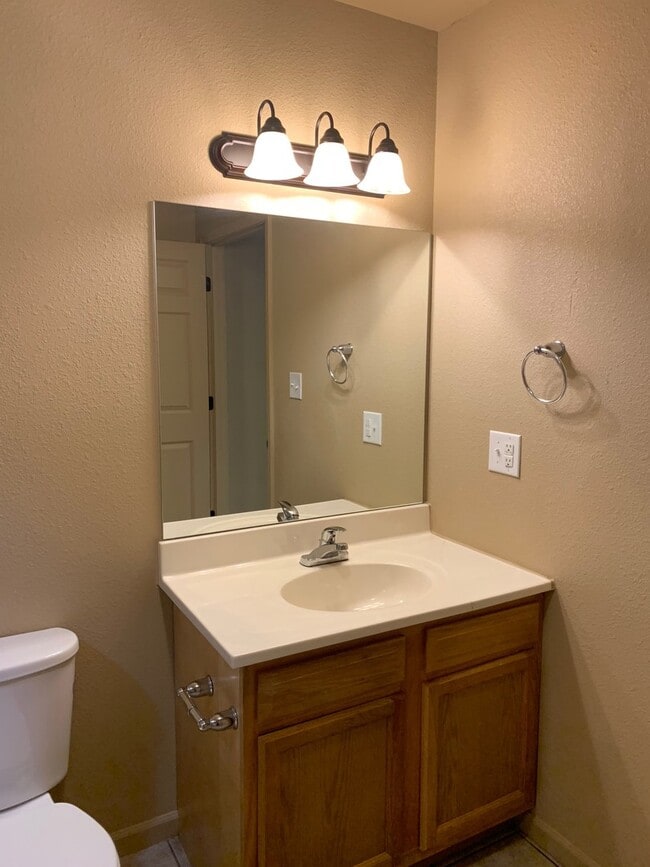 Building Photo - 16506 Hunters Ridge Ln