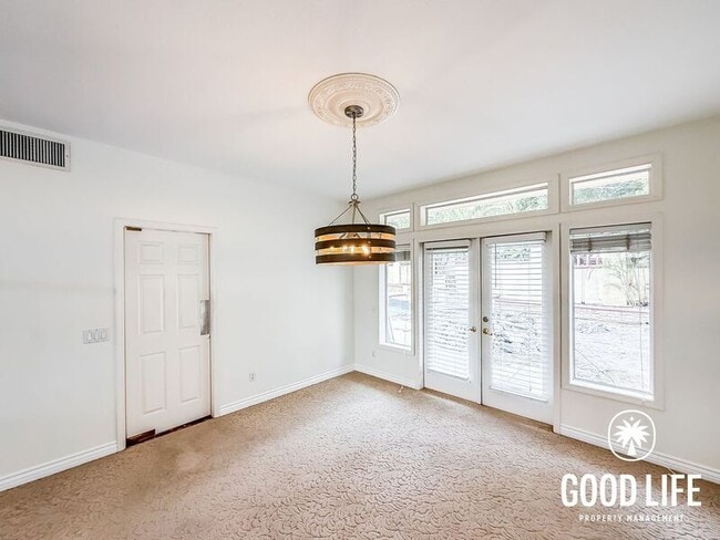 Building Photo - 709 S Hidden Creek Cir
