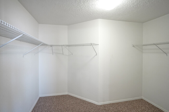 Building Photo - 6451 Shiprock Ct NE