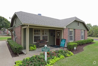 Building Photo - Arbors Of Cleburne