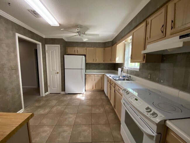 Building Photo - 3008 Harpers Ferry Dr