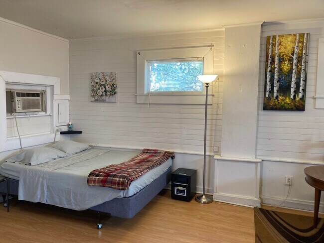 Building Photo - 101 E 36th St