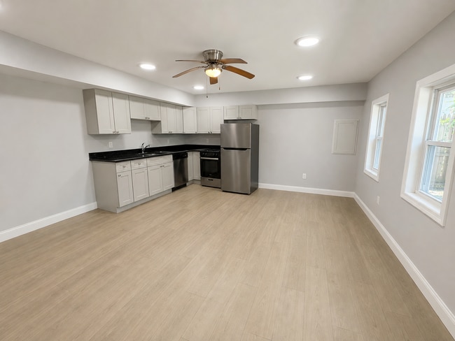 Building Photo - 1006 Summerfield Ave