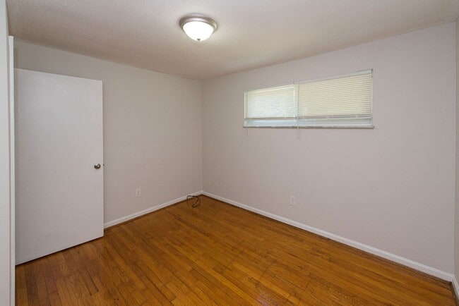 Building Photo - BRIDGETOWN- 3BEDROOM 1BATH W 1 CAR BUILT I...
