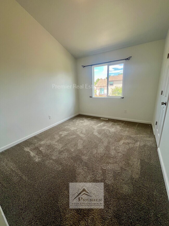 Building Photo - 8145 Camfield Cir