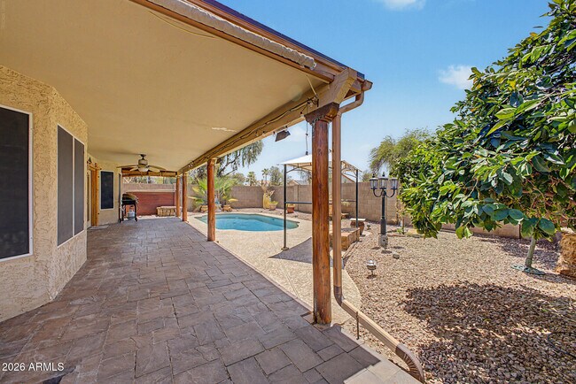 Building Photo - 1291 W Butler Dr