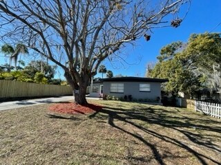 Building Photo - 7015 Maclura Dr