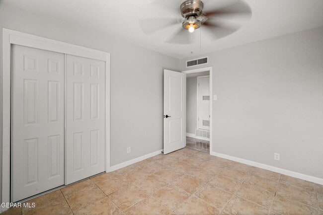 Building Photo - 317 Olivia Cir