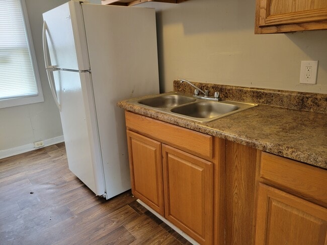 Building Photo - 2417 Ruby Dr