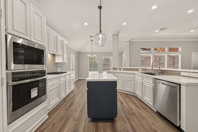 Building Photo - 1527 Lake Pauline Ct