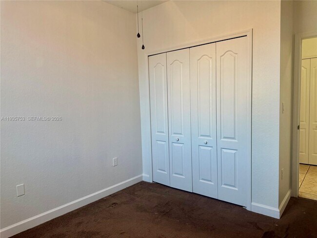 Building Photo - 1692 SE 29th Ct