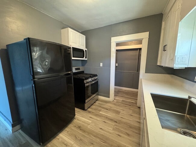 Building Photo - 3766 Teak St