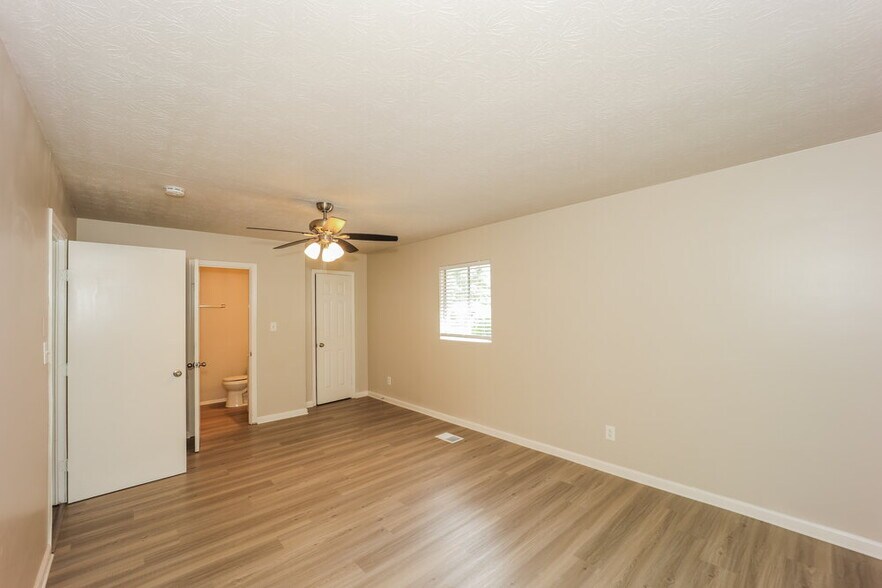 Building Photo - 8268 Dunellen Ln