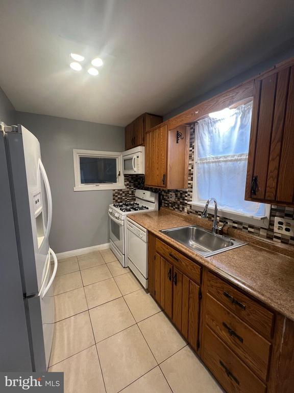 Building Photo - 2518 Linwood Rd