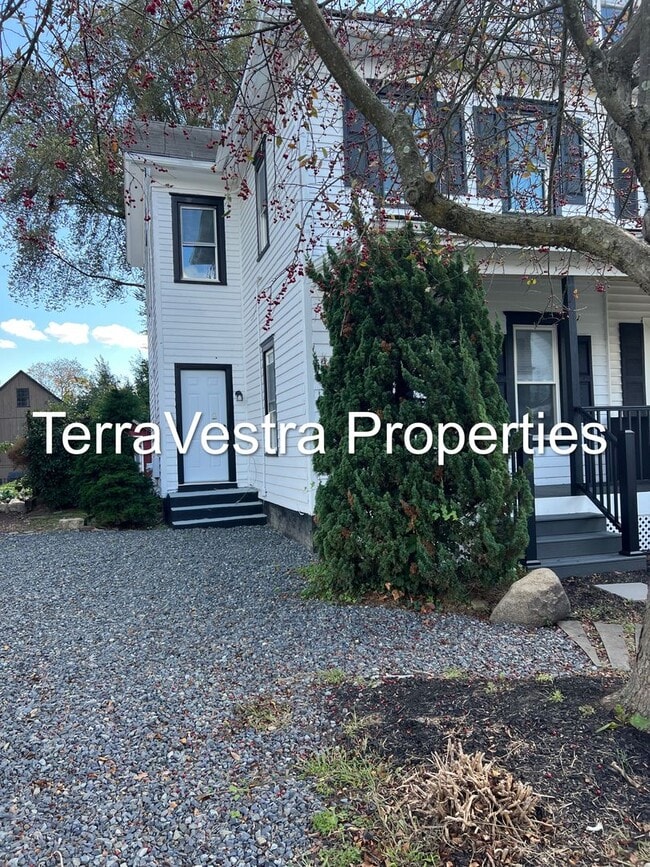 Building Photo - 3 Bed Single Family in Elmer! Eligible for...
