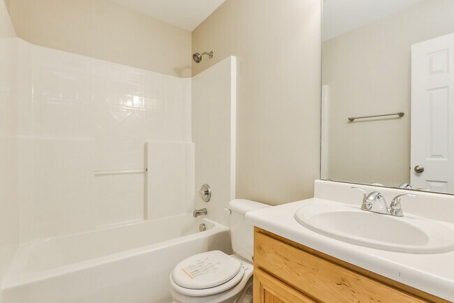 Building Photo - 3009 Satinwood Dr
