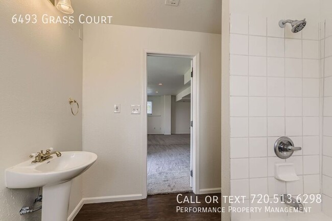 Building Photo - 6493 Grass Ct