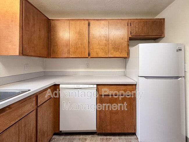 Building Photo - 240 S Monmouth Ave