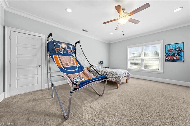 Building Photo - Lease OR Lease to Own