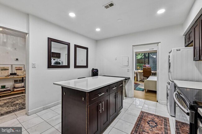 Building Photo - 3709 S George Mason Dr