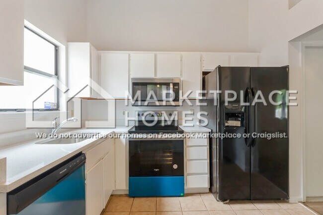 Building Photo - 1533 Kingfisher Ln N