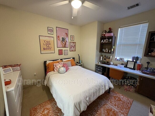 Building Photo - 203 Kelly Rd