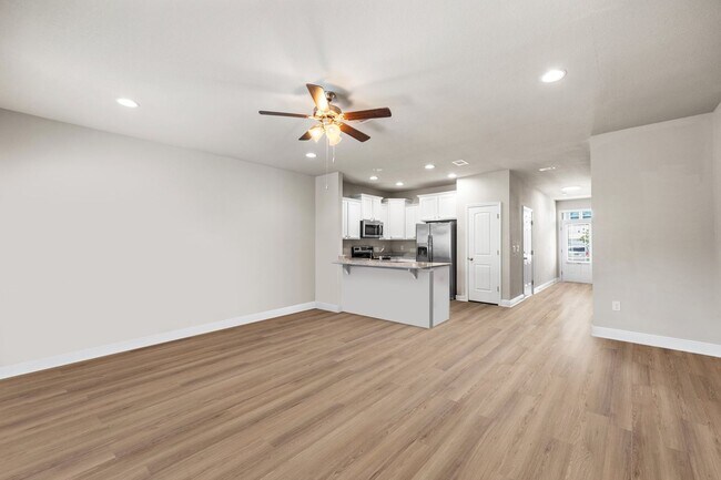 Building Photo - 64 Crossing Ln