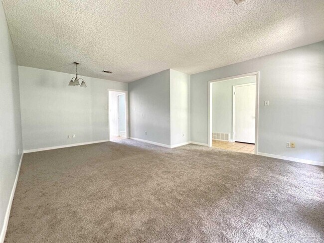 Building Photo - 4168 Danamar Dr