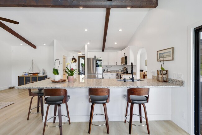 Building Photo - 14704 Black Bear Rd