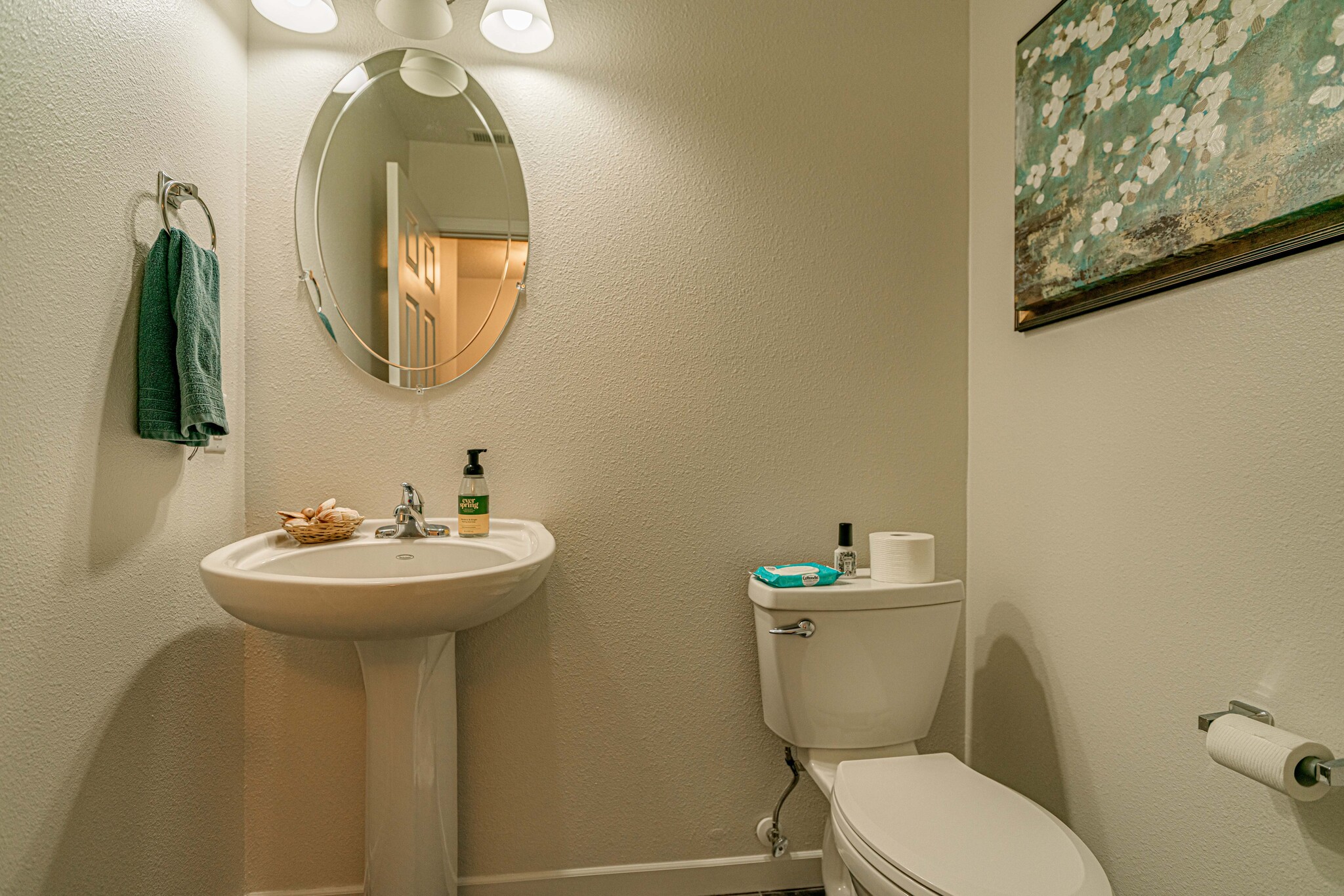1/2 bath on main level - 2810 Douglas Ln SE