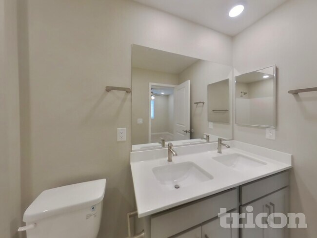 Building Photo - 6726 Palmer Crst St