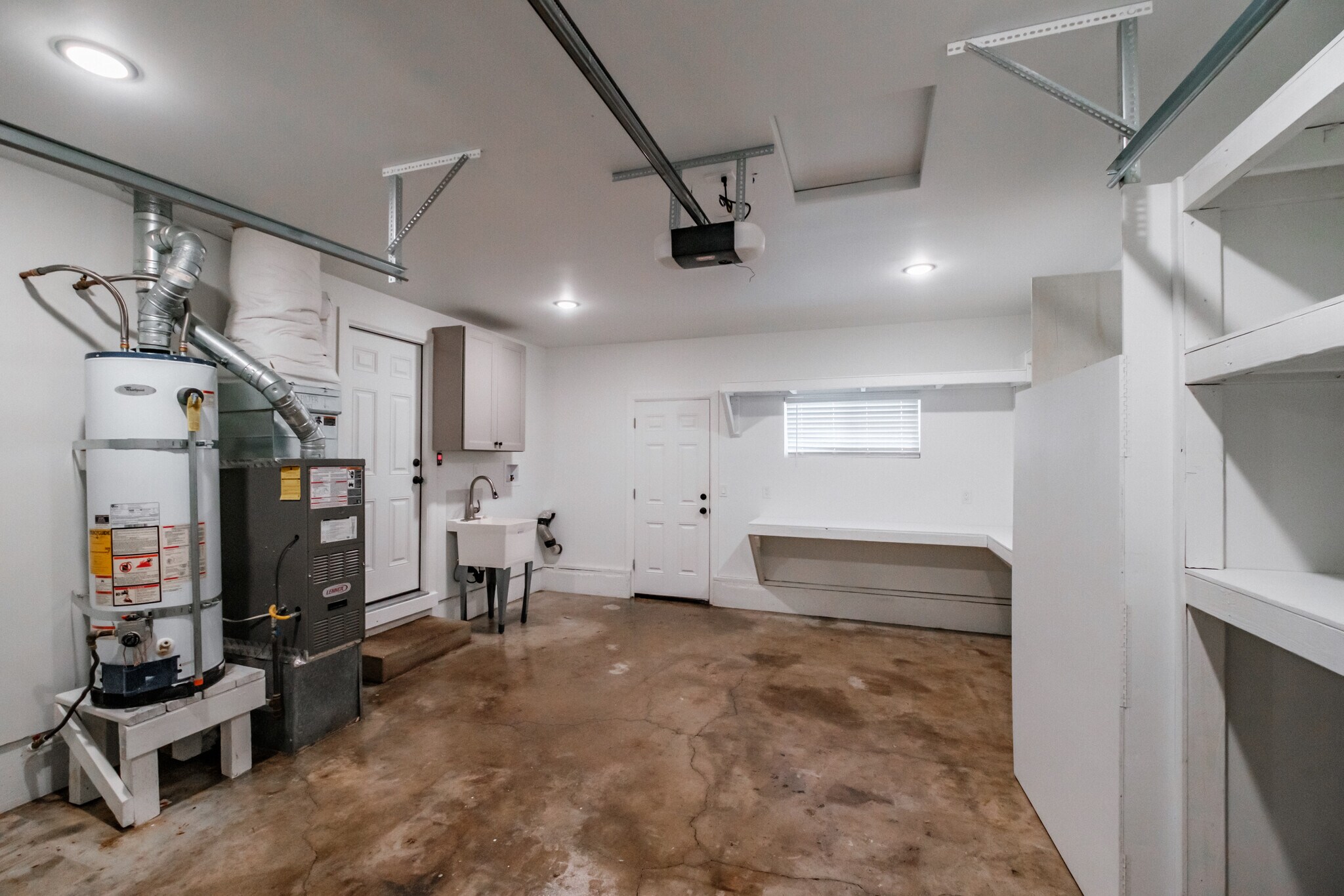 Building Photo - 401 Whittier St