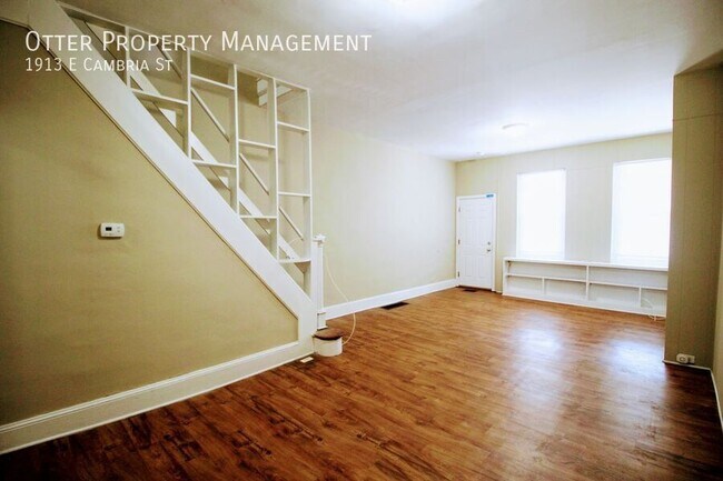 Building Photo - 1913 E Cambria St