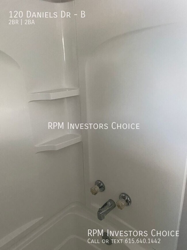 Building Photo - Lovely, modern 2bd/2ba near to Downtown Fr...