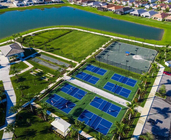 Building Photo - 5120 Willow Crk Dr