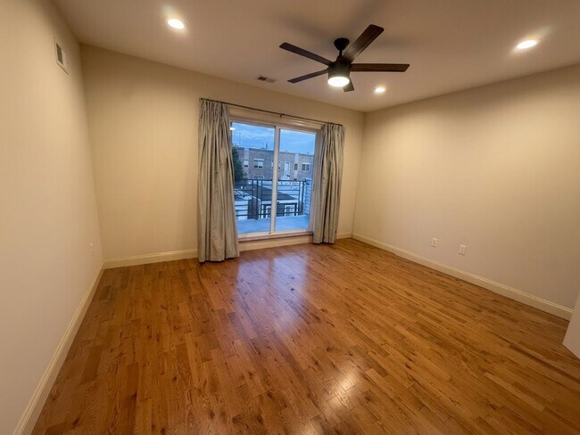 Building Photo - 1331 S Opal St